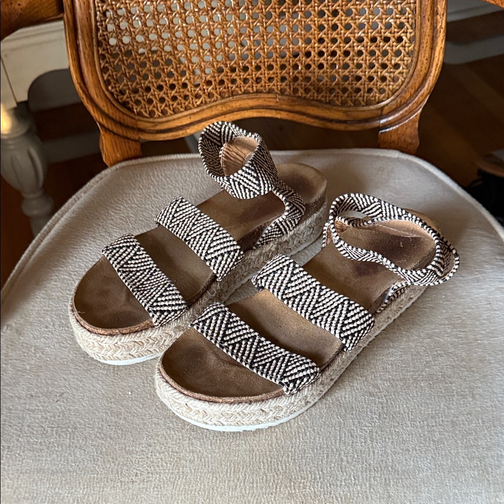Women's Black and White Sandals